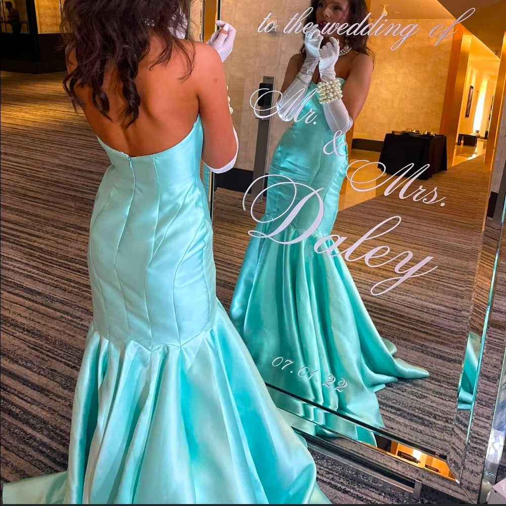 Tiffany Blue Gown very dramatic size 2 Colors brand